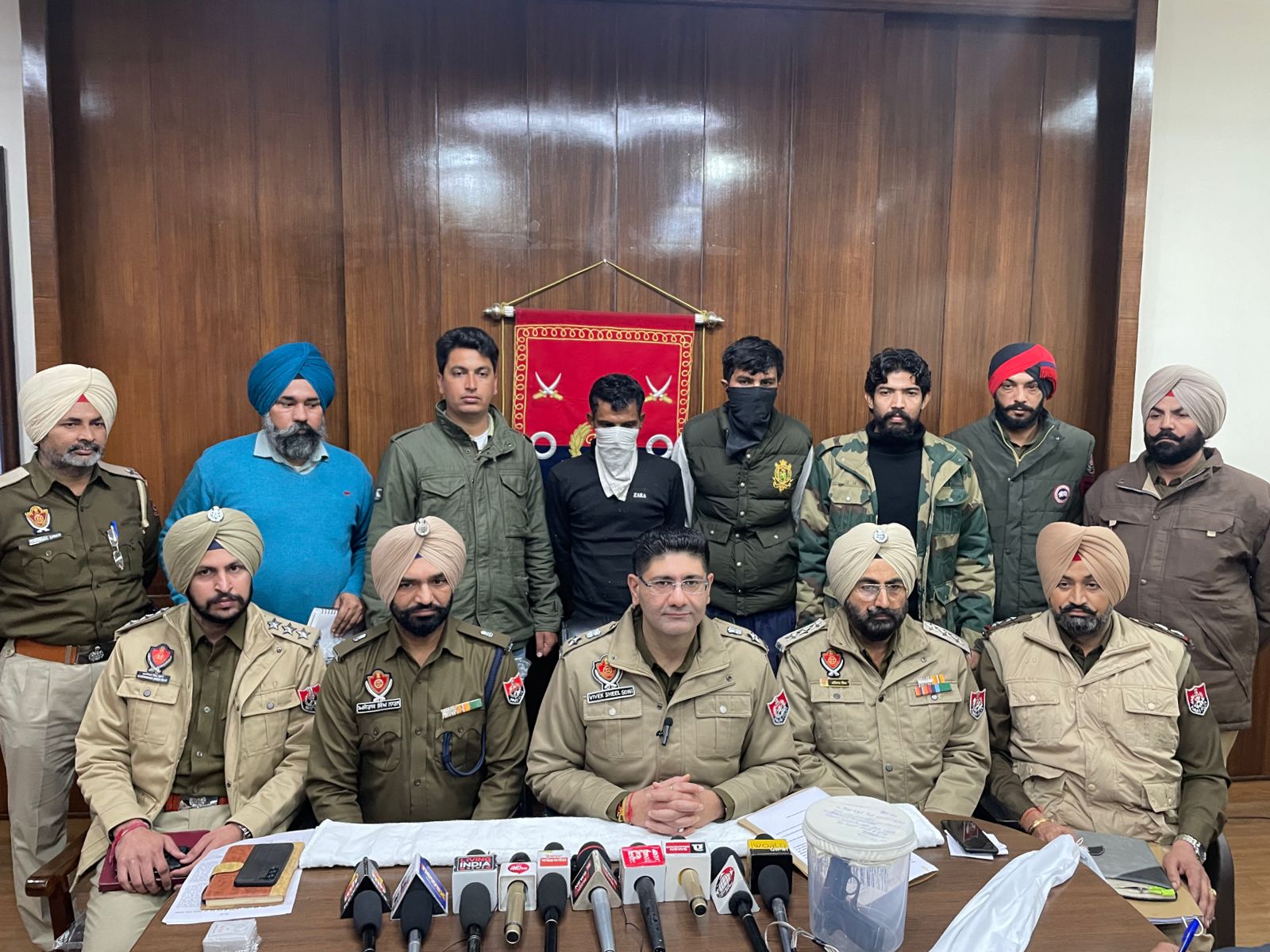 ਪੁਲਿਸ ਮੁਲਾਜਮ ਦੇ ਸੱਟਾ ਮਾਰ ਕੇ ਸਰਕਾਰੀ ਪਿਸਟਲ ਖੋਹਣ ਵਾਲੇ ਦੋ ਦੋਸ਼ੀ ਪੁਲਿਸ ਨੇ ਕੀਤੇ ਕਾਬੂ