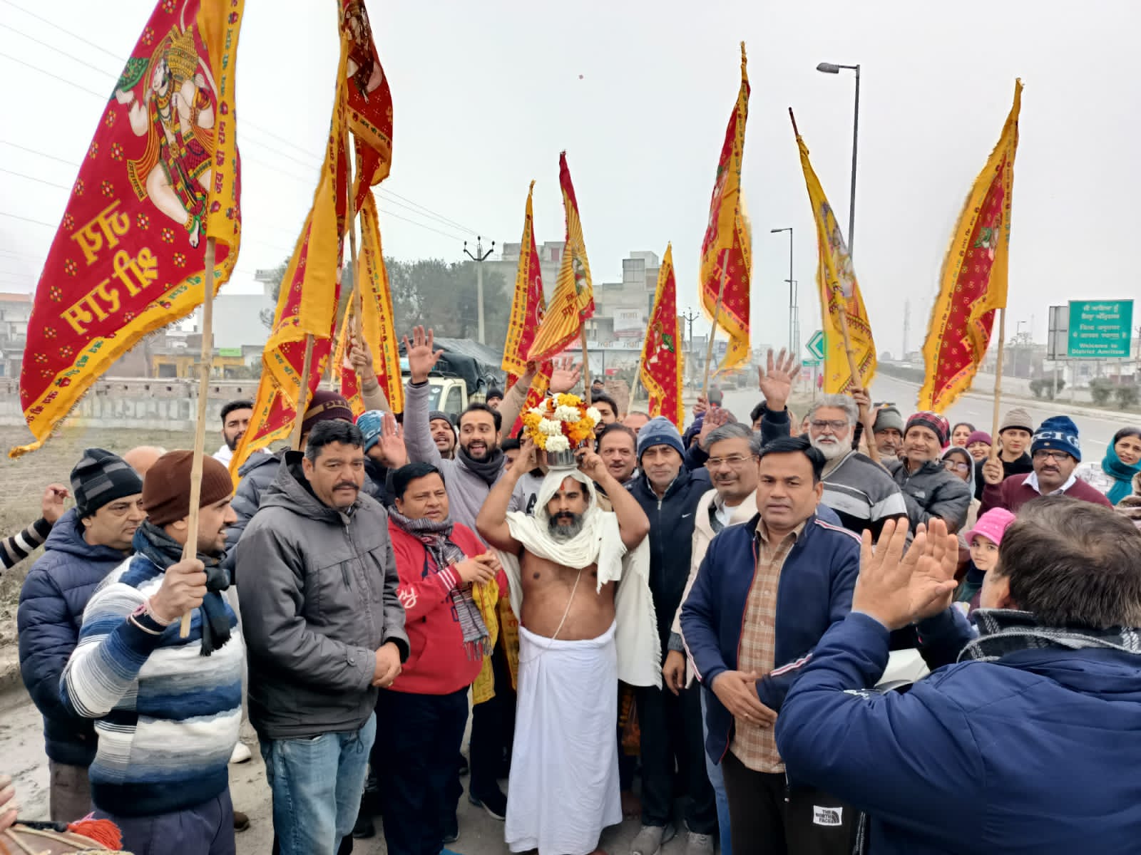 ਅਯੁੱਧਿਆ ਵਿਖੇ ਪ੍ਰਭੂ ਸ਼੍ਰੀ ਰਾਮ ਚੰਦਰ ਮਹਾਰਾਜ ਦੇ ਮੰਦਿਰ ਦੀ ਪ੍ਰਾਨ ਪ੍ਰਤਿਸ਼ਠਾ ਦੇ ਸਬੰਧ ਵਿੱਚ ਅਕਸ਼ਿਤ ਕਲਸ਼ ਦੇ ਅੱਡਾ ਜੈਂਤੀਪੁਰ ਪਹੁੰਚਣ ਸੰਗਤਾਂ ਵੱਲੋਂ ਭਰਵਾਂ ਸਵਾਗਤ। 