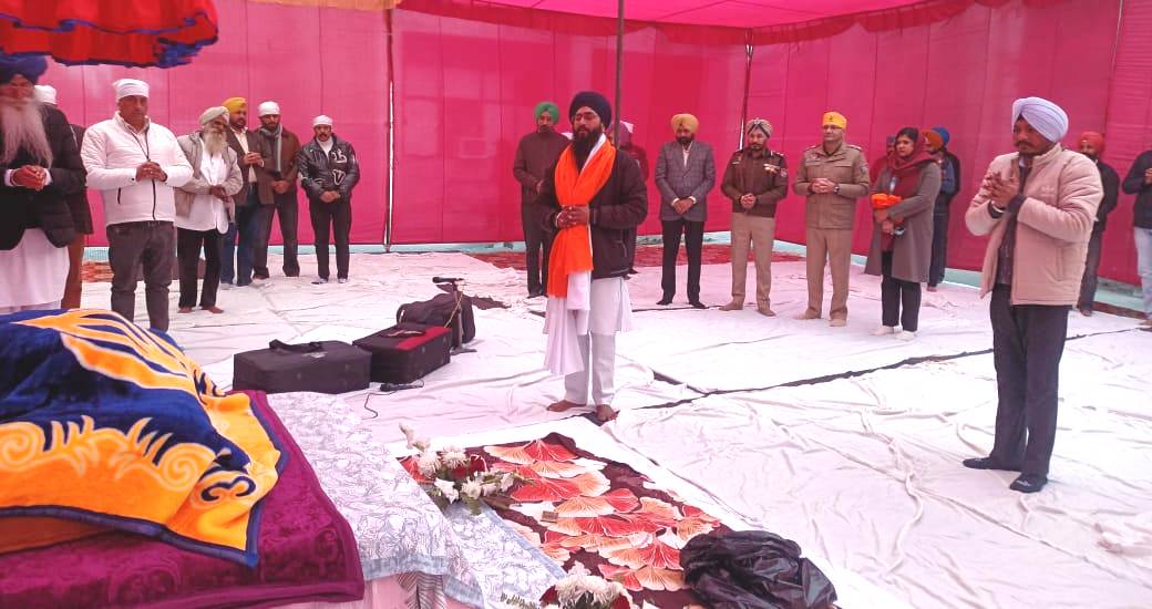 ਜ਼ਿਲ੍ਹਾ ਪ੍ਰਬੰਧੀ ਕੰਪਲੈਕਸ ਮੋਗਾ ਵਿਖੇ ਨਵੇਂ ਸਾਲ ਦੀ ਆਮਦ ਨੂੰ ਸਮਰਪਿਤ ਸੁਖਮਨੀ ਸਾਹਿਬ ਪਾਠਾਂ ਦੇ ਪਾਏ ਭੋਗ