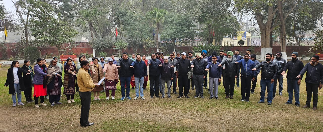 ਕਮਿਸ਼ਨਰ ਨਗਰ ਨਿਗਮ ਜਗਵਿੰਦਰਜੀਤ ਸਿੰਘ ਗਰੇਵਾਲ ਵੱਲੋਂ ਸਮੂਹ ਮੁਲਾਜ਼ਮਾਂ ਸਮੇਤ ਮਨਾਇਆ ਰਾਸ਼ਟਰੀ ਵੋਟਰ ਦਿਵਸ