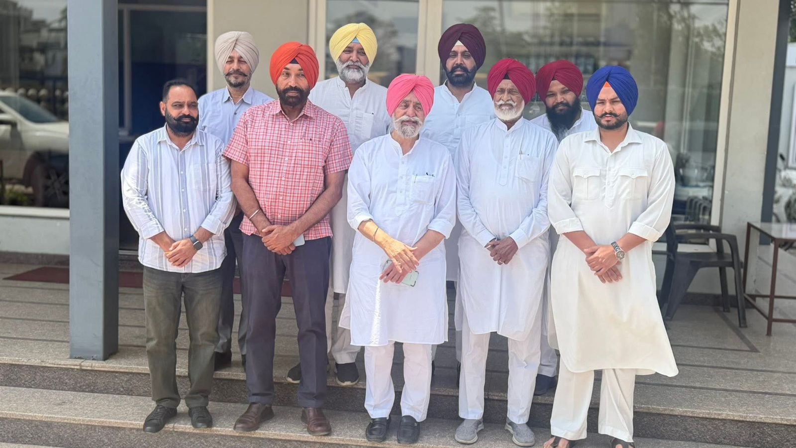 ਸਾਹਨੇਵਾਲ ਕਾਂਗਰਸ ‘ਚ ਬਗਾਵਤ ਦੀ ਚਿੰਗਾਰੀ ਭੜਕੀ — ਸੀਨੀਅਰ ਆਗੂਆਂ ਵੱਲੋਂ ਬਾਜਵਾ ਖਿਲਾਫ ਖੁੱਲ੍ਹੀ ਜੰਗ ਦਾ ਐਲਾਨ “ਬਾਹਰੀ ਨਹੀਂ, ਸਥਾਨਕ ਨੂੰ ਟਿਕਟ ਦਿਓ” — +2027 ਚੋਣਾਂ ਤੋਂ ਪਹਿਲਾਂ ਹਾਈ ਕਮਾਂਡ ਨੂੰ ਤਿੱਖੀ ਚੇਤਾਵਨੀ