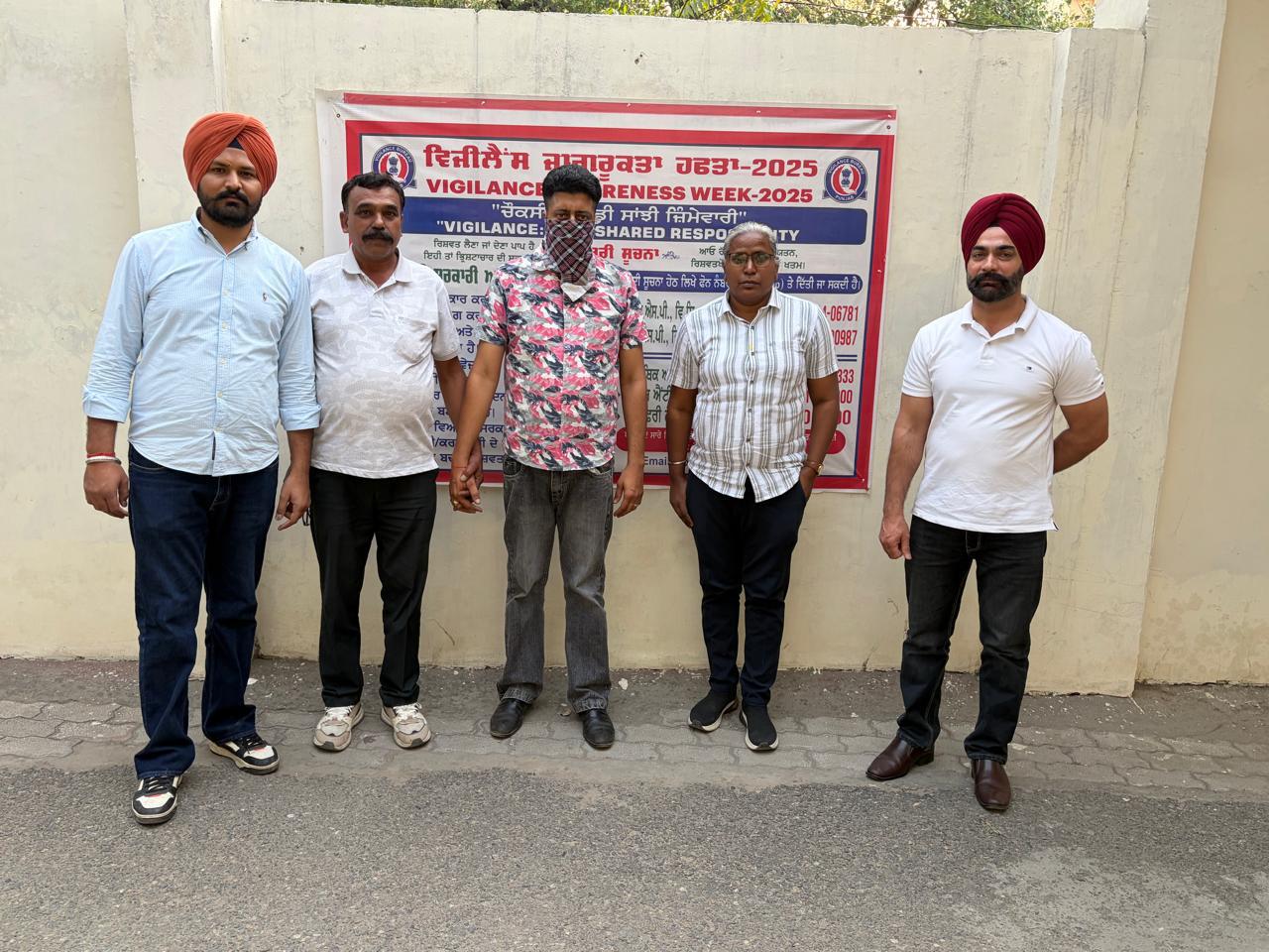 Vigilance Bureau nabs Principal red handed accepting bribe of Rs 6,000/-